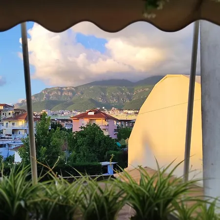 Apartment Warm Wooden Escape, Cozy & Elegant Tirana