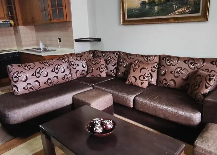 Apartment Warm Wooden Escape, Cozy & Elegant *