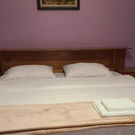 Warm Wooden Escape, Cozy & Elegant *