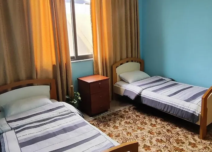 דירה Warm Wooden Escape, Cozy & Elegant טיראנה