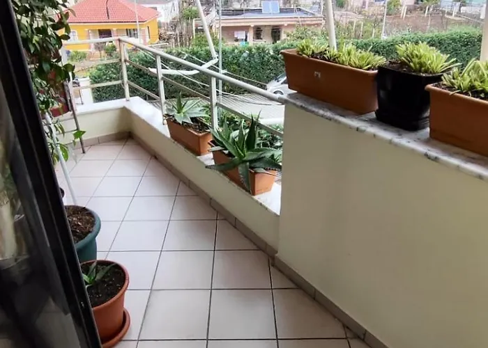 Warm Wooden Escape, Cozy & Elegant 公寓 *