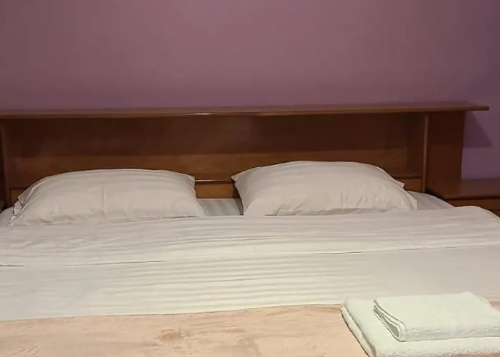 Warm Wooden Escape, Cozy & Elegant *