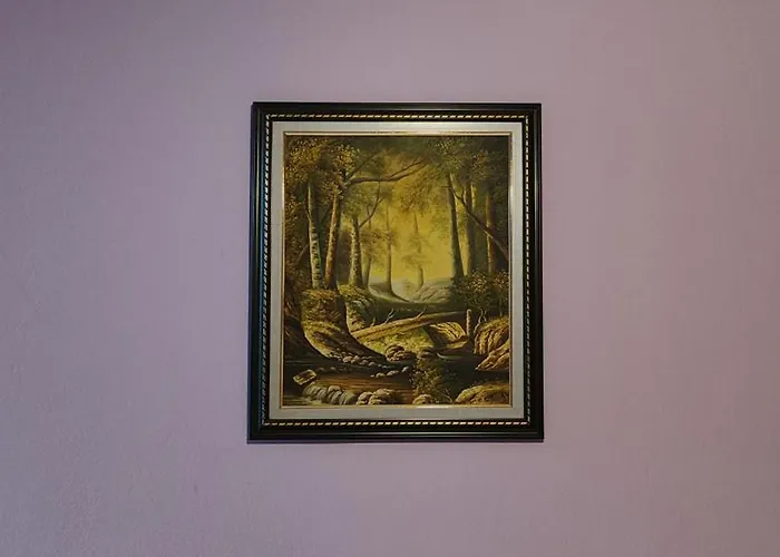 Warm Wooden Escape, Cozy & Elegant דירה *